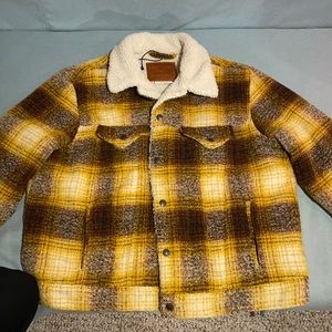 Levi plaid sherpa lined jacket Brand New